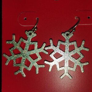 Snowflake Dangler Earrings. Hook Back. NWT. Silver Color. Christmas or Winter.